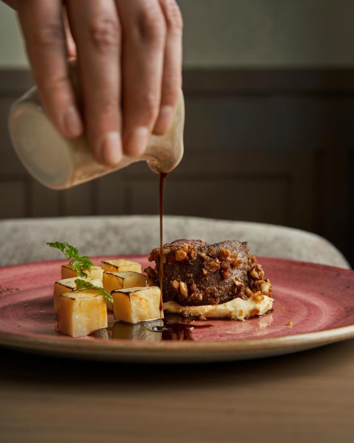 Отель Calvary & Restaurant 3*