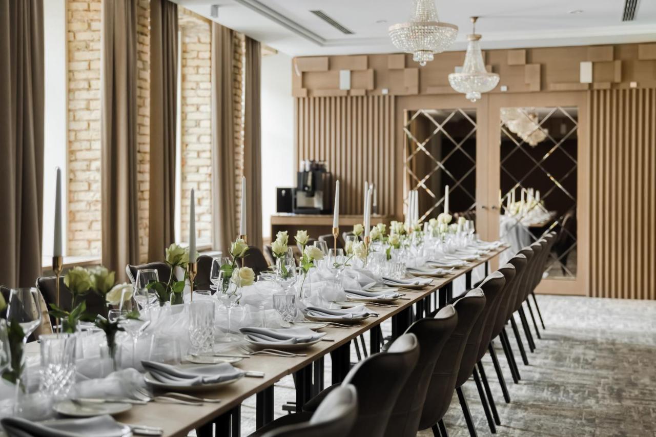 Отель Calvary & Restaurant